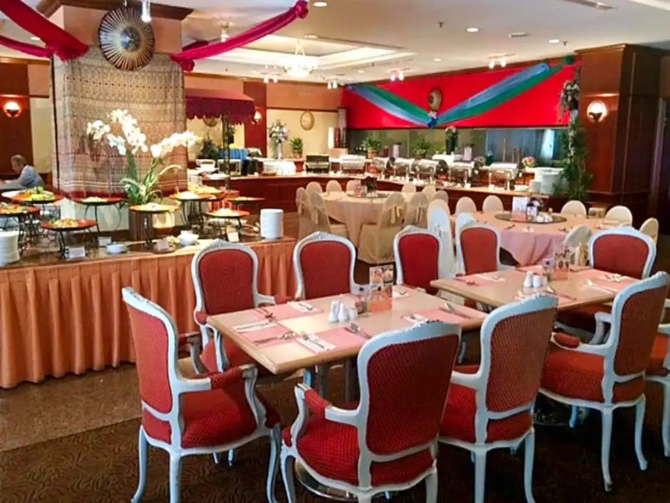 Dynasty Hotel