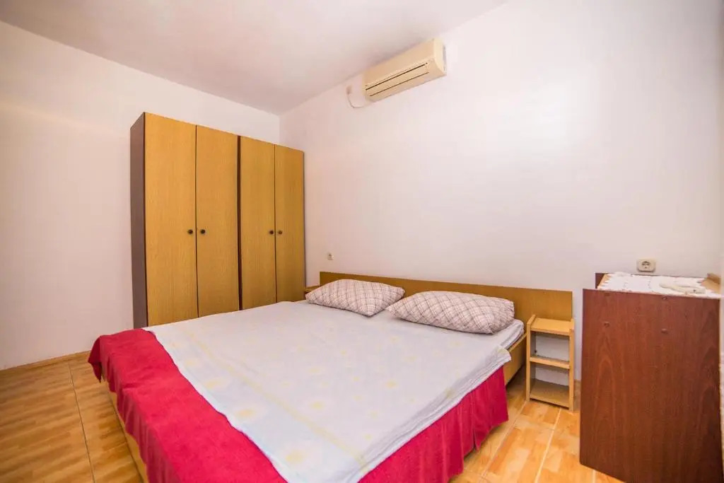 Apartments and Rooms Drpić