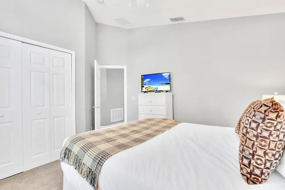 Bright 5BR Home w Pool and Hot Tub - Near Disney