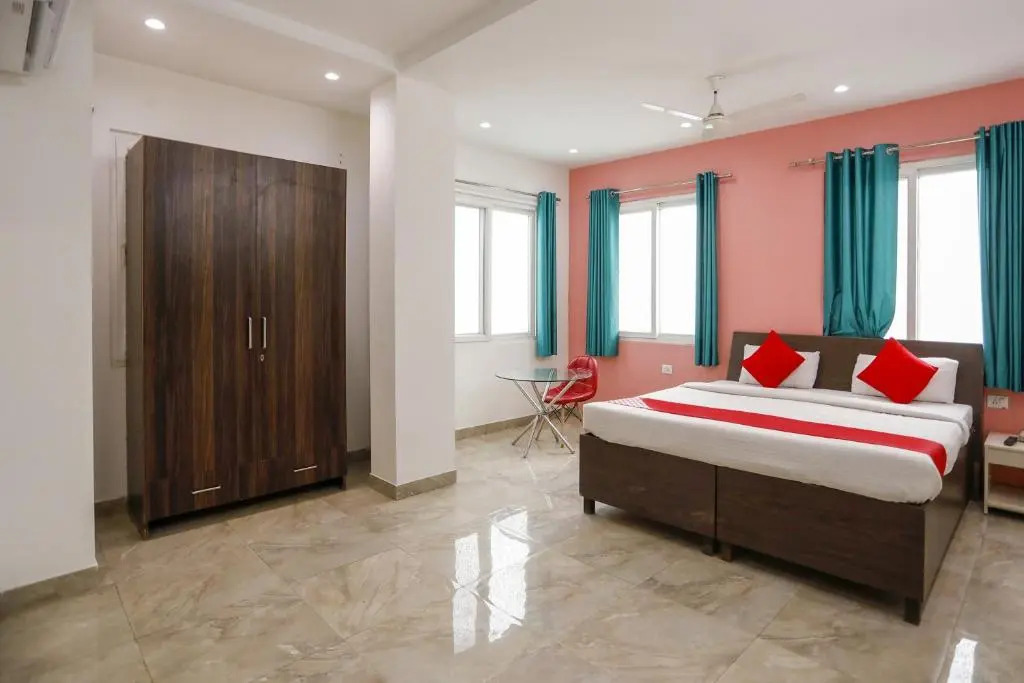 OYO Flagship 38527 JSB Hotel