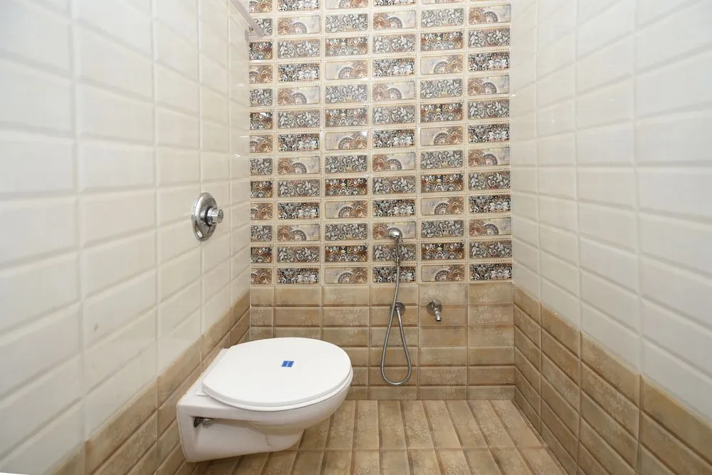 Oyo 23218 Hotel Laxmi Vridhi