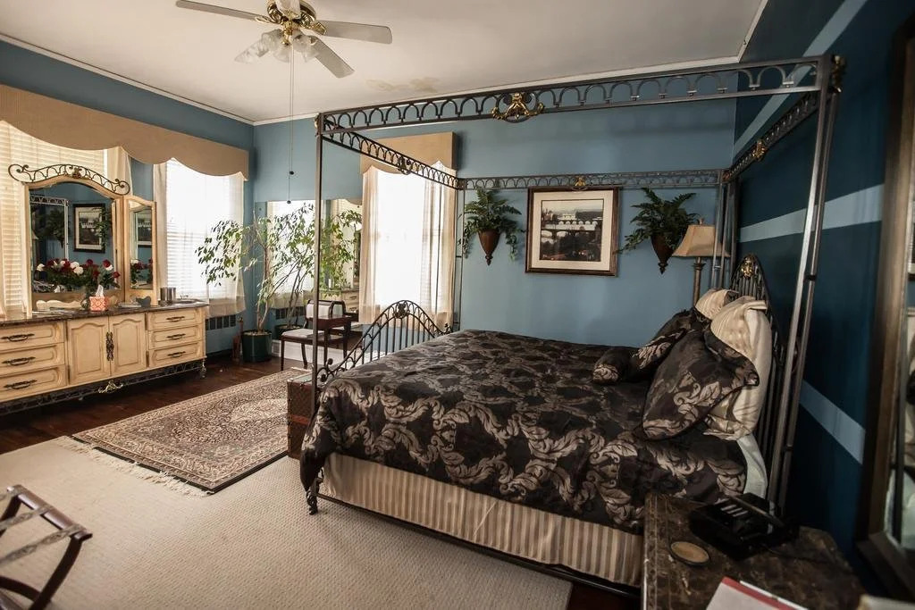Morehead Manor B&B