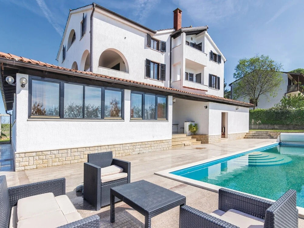 Homely Apartment in Poreč With Swimming Pool