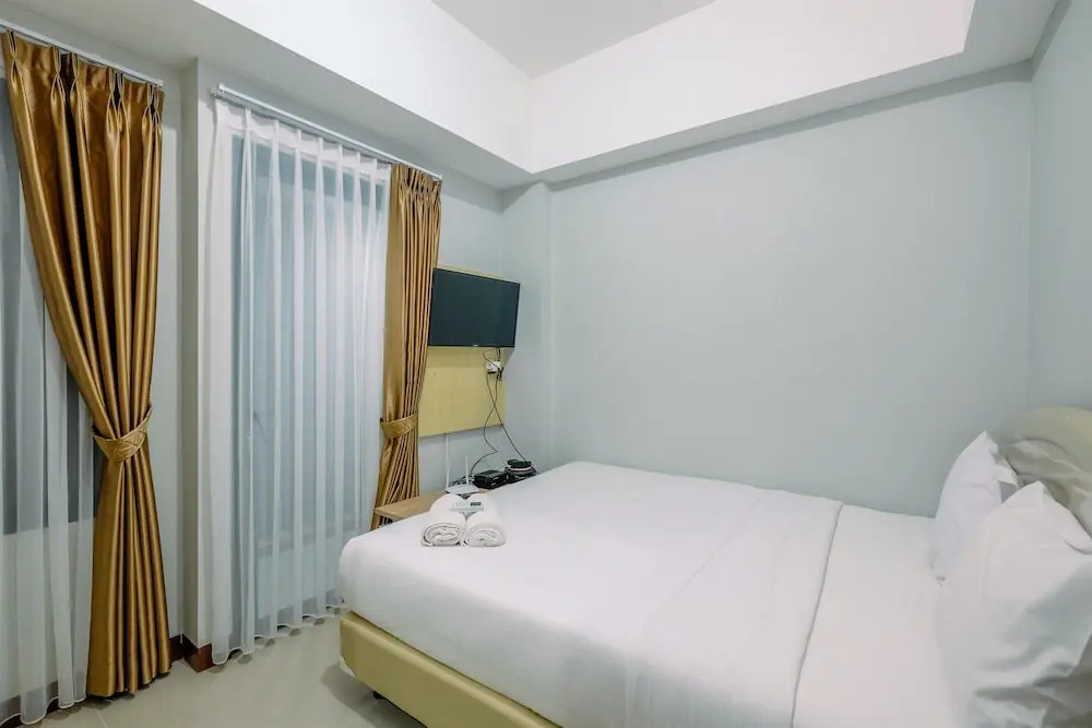 Nice And Elegant 1Br At Royal Heights Apartment