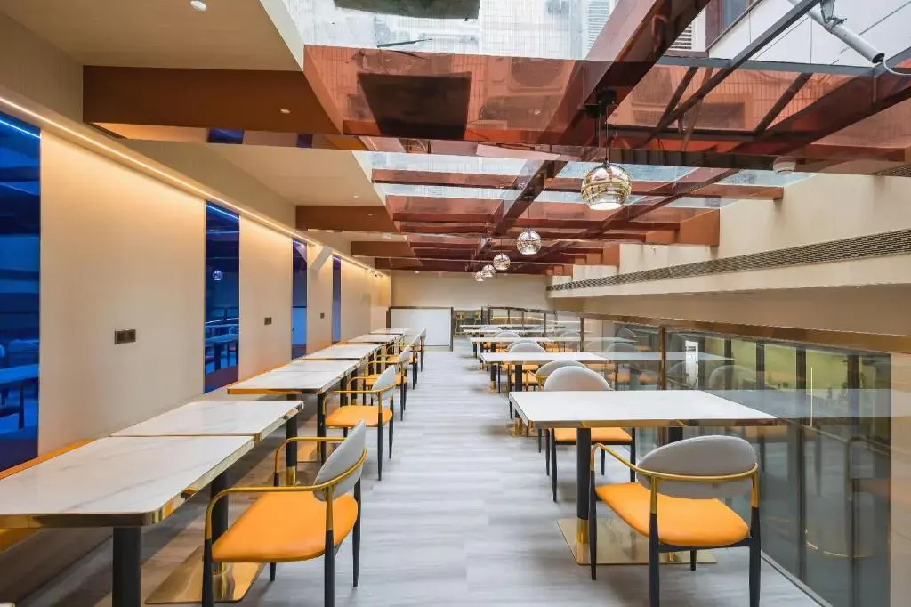 Dequan Luxury Huayuan Hotel, near POP LAND and SOLANA