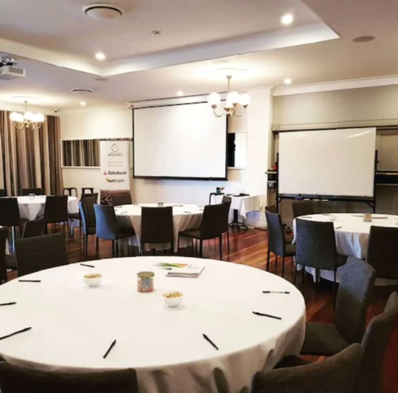 Burnett Riverside Hotel