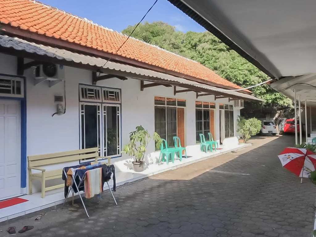 RedDoorz near Pantai Barat Pangandaran 2