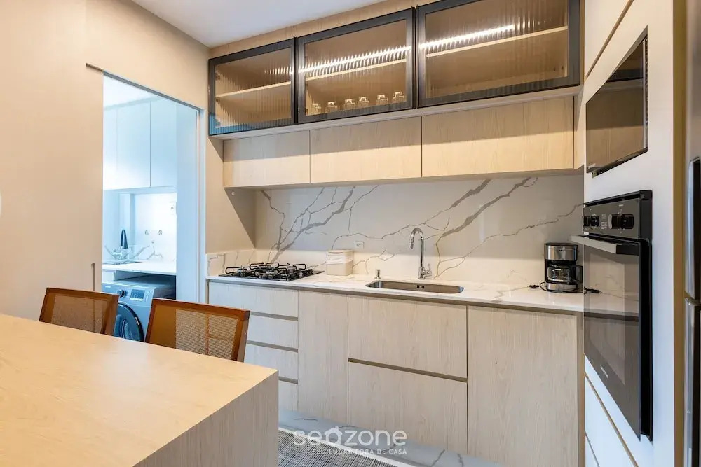 Modern 2BR Apt Close to the Beach Stl0702