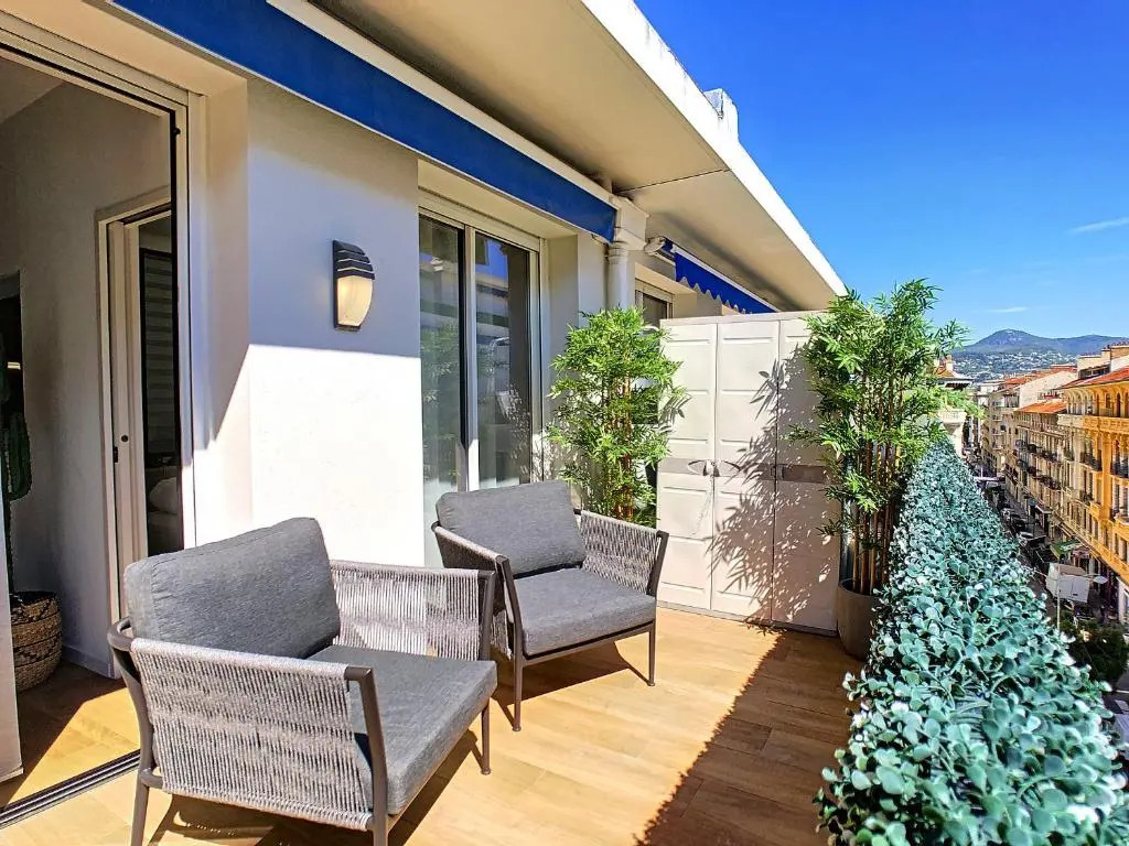 Nestor&Jeeves - REINE MARIE TERRASSE - Central - Very close sea - Top floor