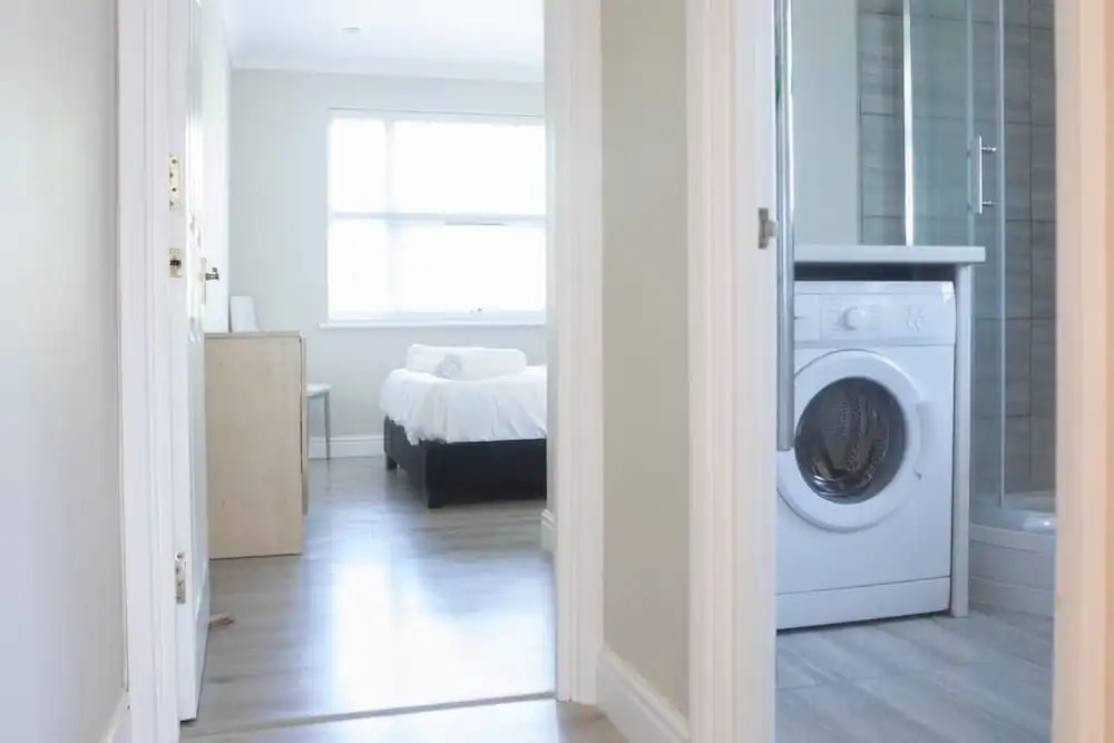 Bright 1 Bedroom Home in West London W/parking!