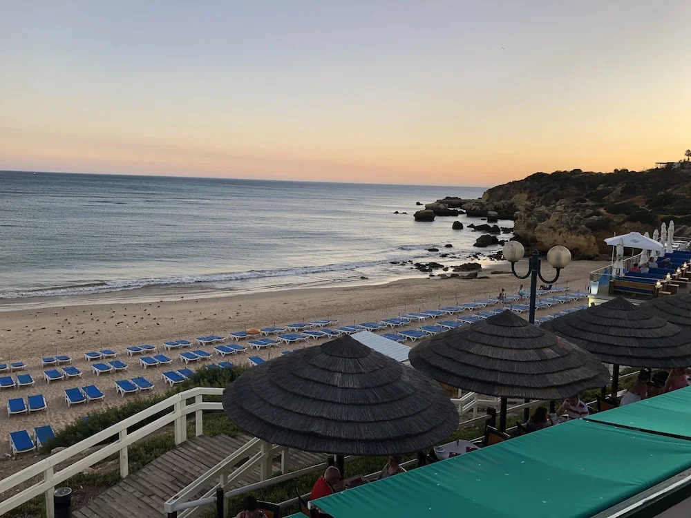 Borda d'Água, Praia da Oura