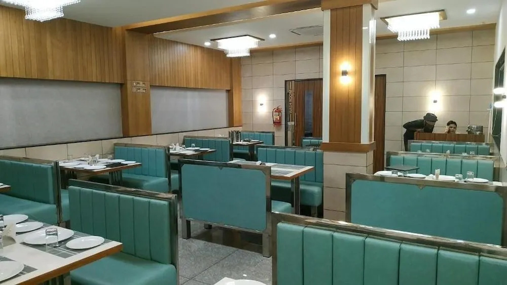 HOTEL SATKAR CHHATRAL