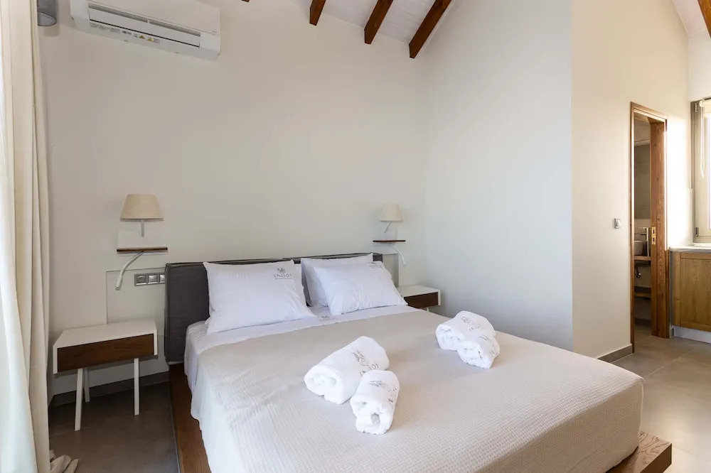 Eneos Boutique Residence - Koroni Garden Nest