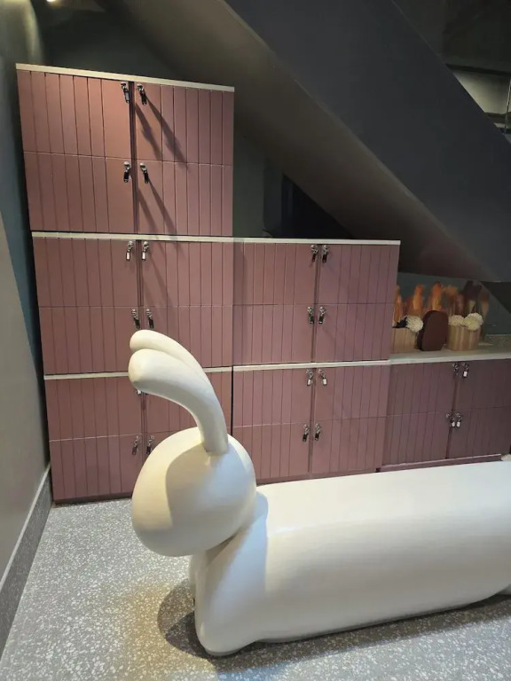 ARNI HER Ladies Hotel - Female Only