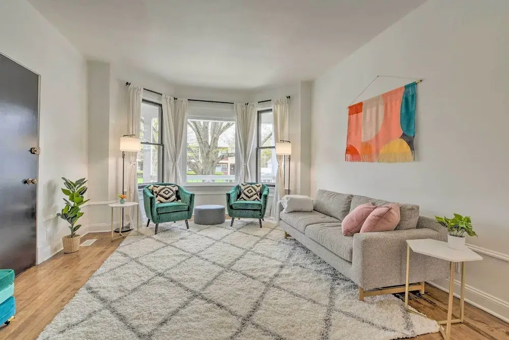 Spacious Oak Park Home, 11 Mi to Downtown Chicago!