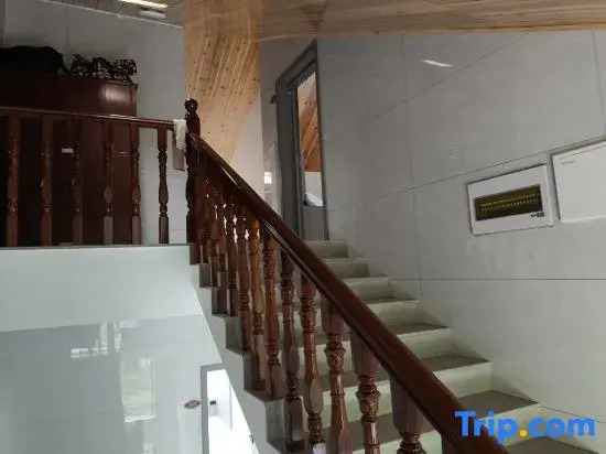 Sanqing Mountain Hongshan Homestay (Gangshou Cableway Station)