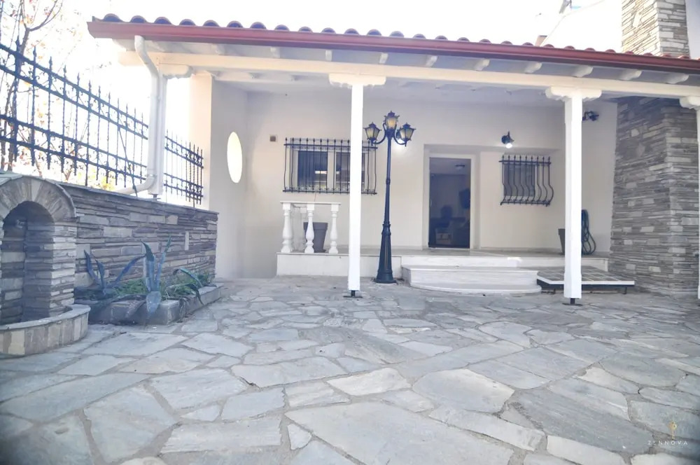 Zennova 40 Trikorfo Cottage