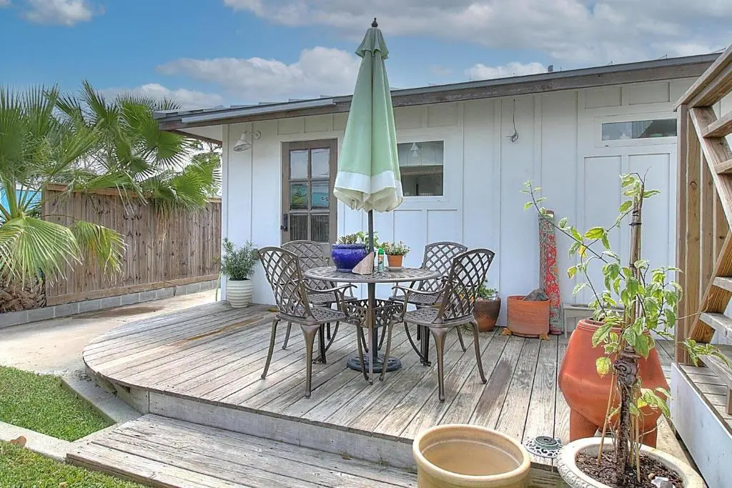 The Gulf House Gs512 Home