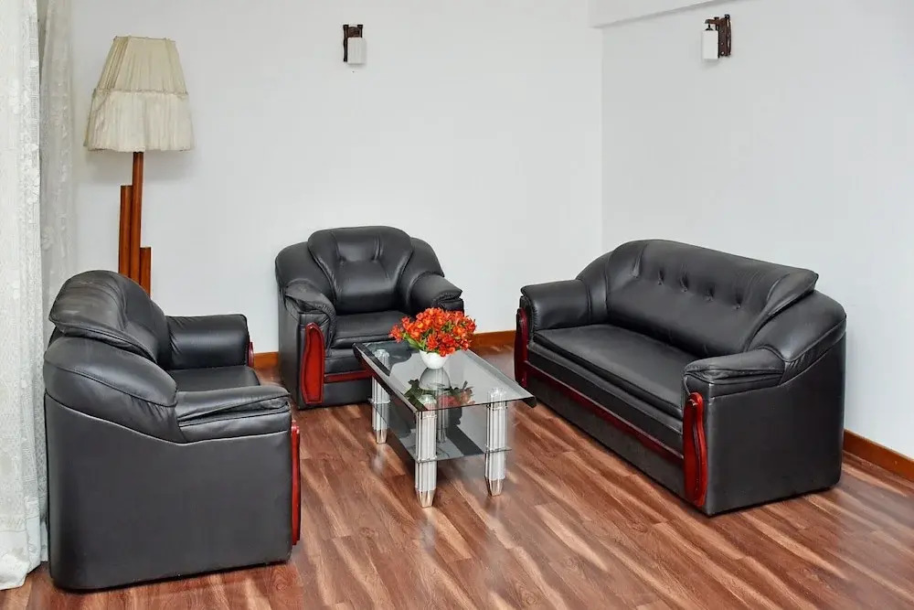 OYO 476 Bloomfield Villa