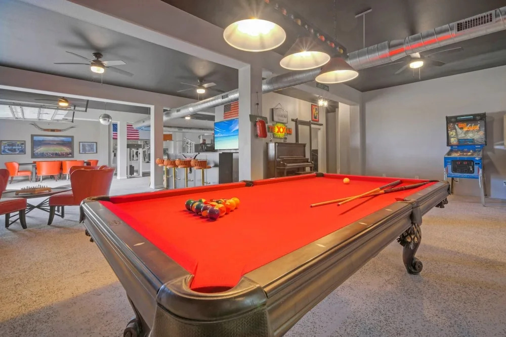Billiards & Beaches by Avantstay Cart Boardwalk + Pool Table