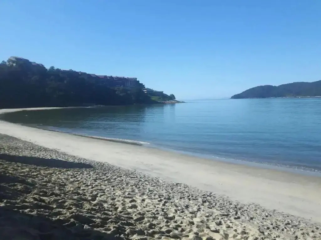 CASA 5Quartos- Condominio Verde Mar -Piscina-AR-Wiffi -Praia da COCANHA !!! Próx à divisa com UBATUBA !!!