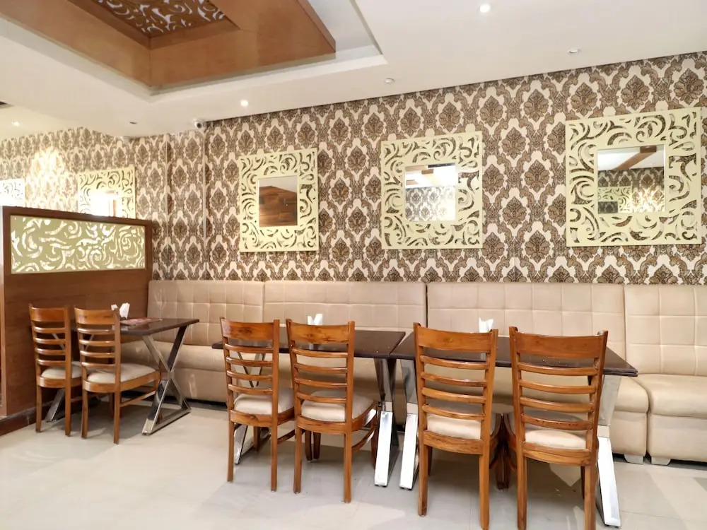 OYO 16462 Hotel Fb