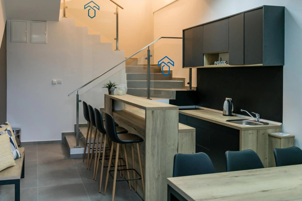 TODOR APARTMENTS Center
