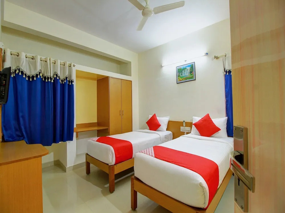 OYO 15415 Hotel Ample Inn Vidyanagar