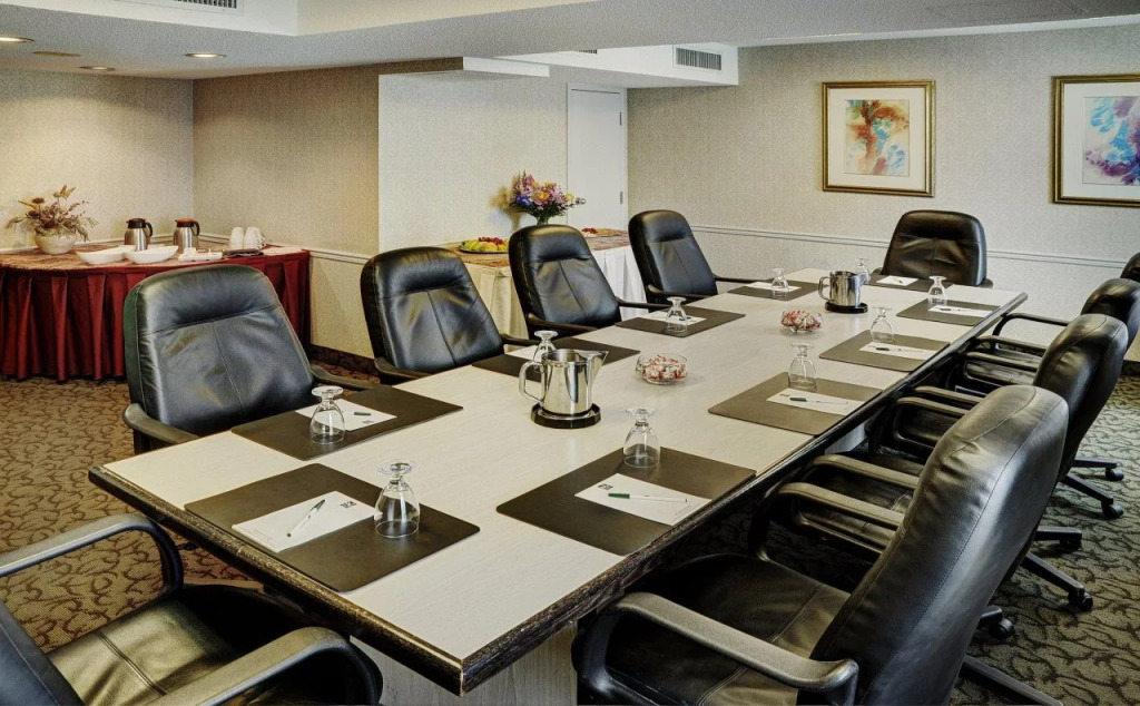 Embassy Suites By Hilton Toronto Airport