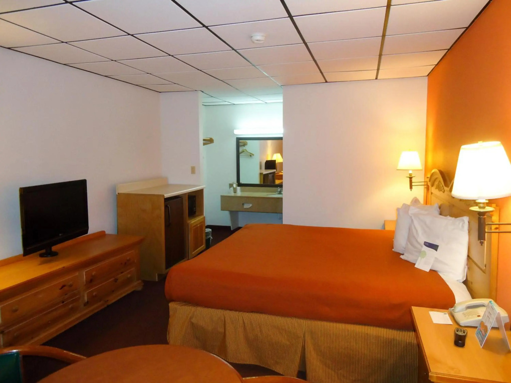 Motel 6-Clarksville, TN