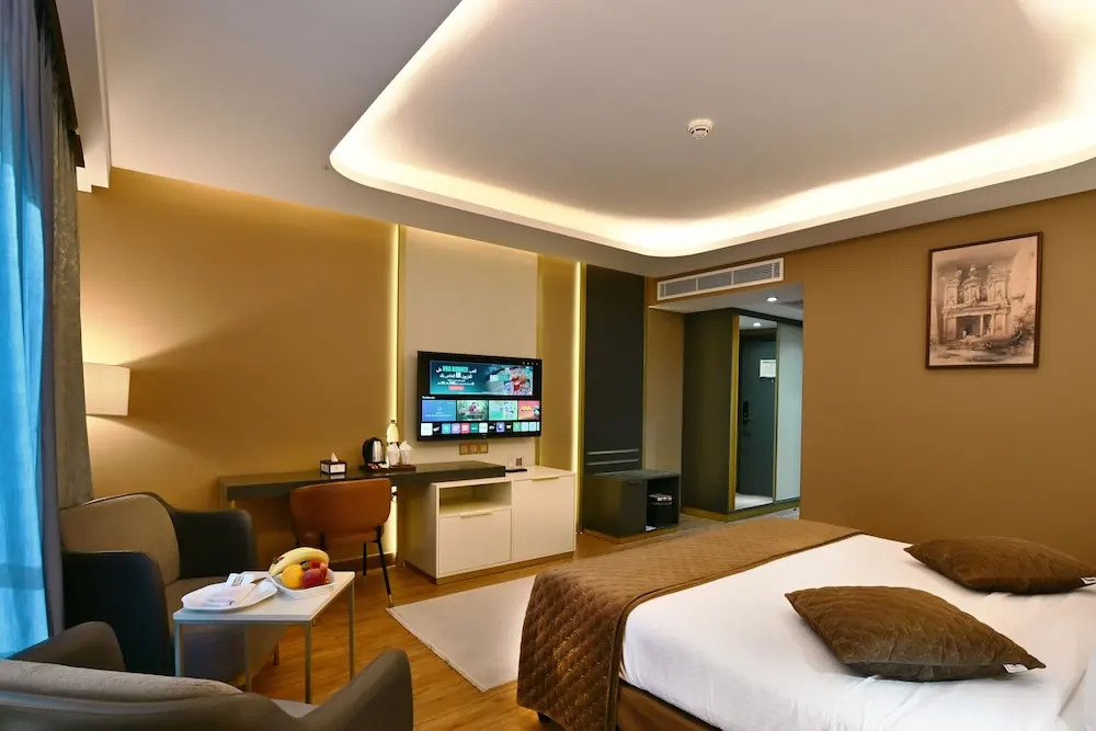 Petra Moon Luxury Hotel