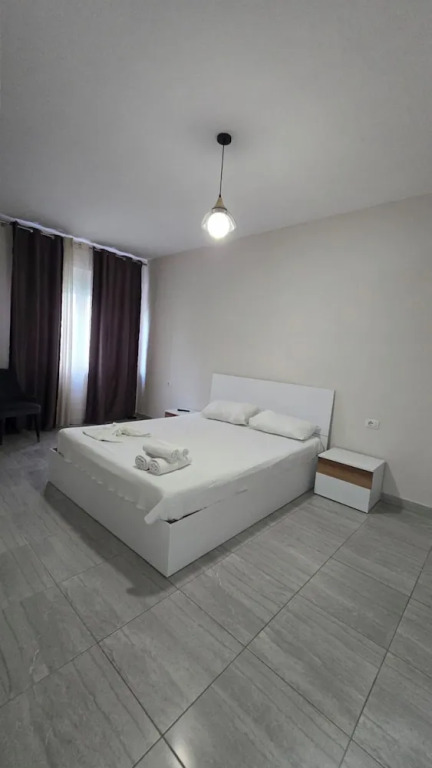 Tirent Apartment - Komuna e Parisit 3