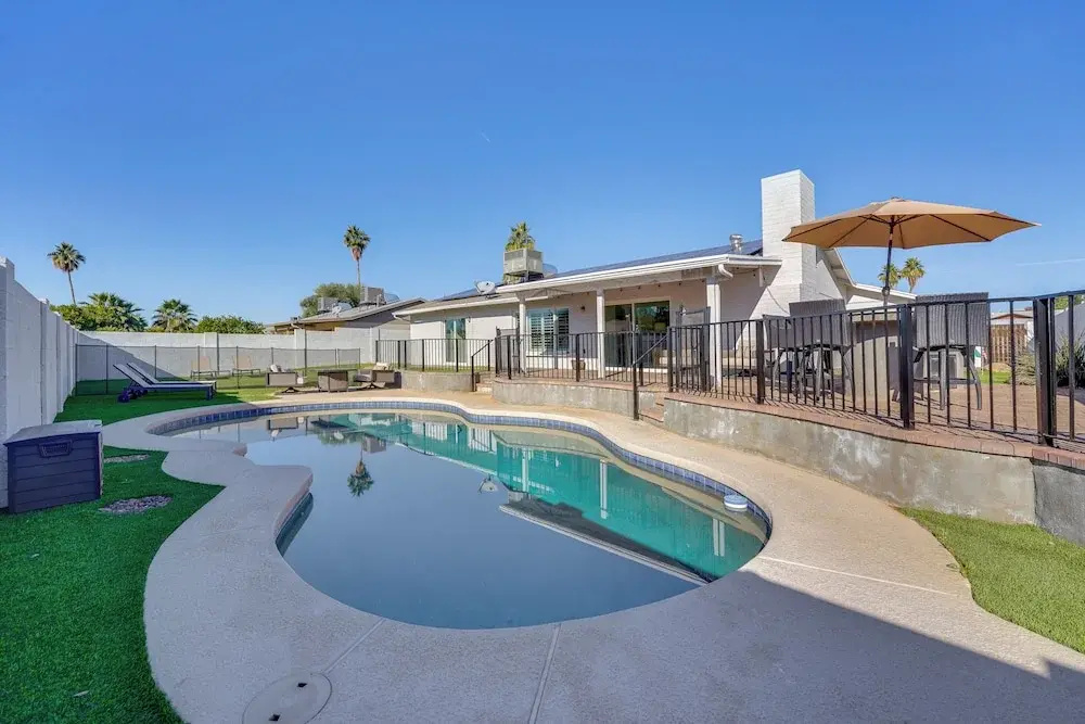 Pool + Putting Green: Quiet Scottsdale Oasis