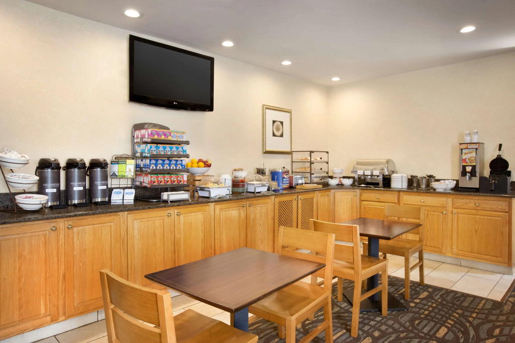 Country Inn & Suites by Radisson, Lexington, VA