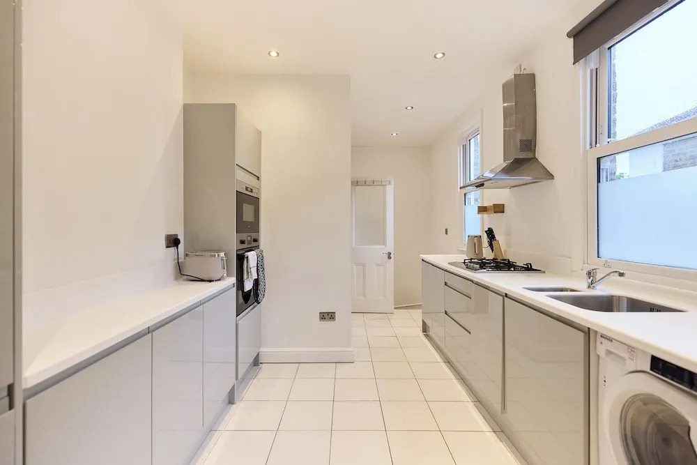 The Streatham Courtyard Nest