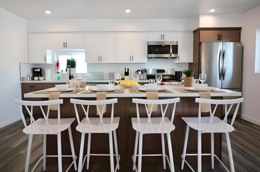 Los Angeles 3BR Villa Suites-FreeParking
