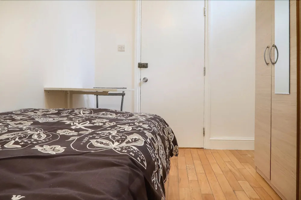 Sidney Street B - Deluxe Single Room 4