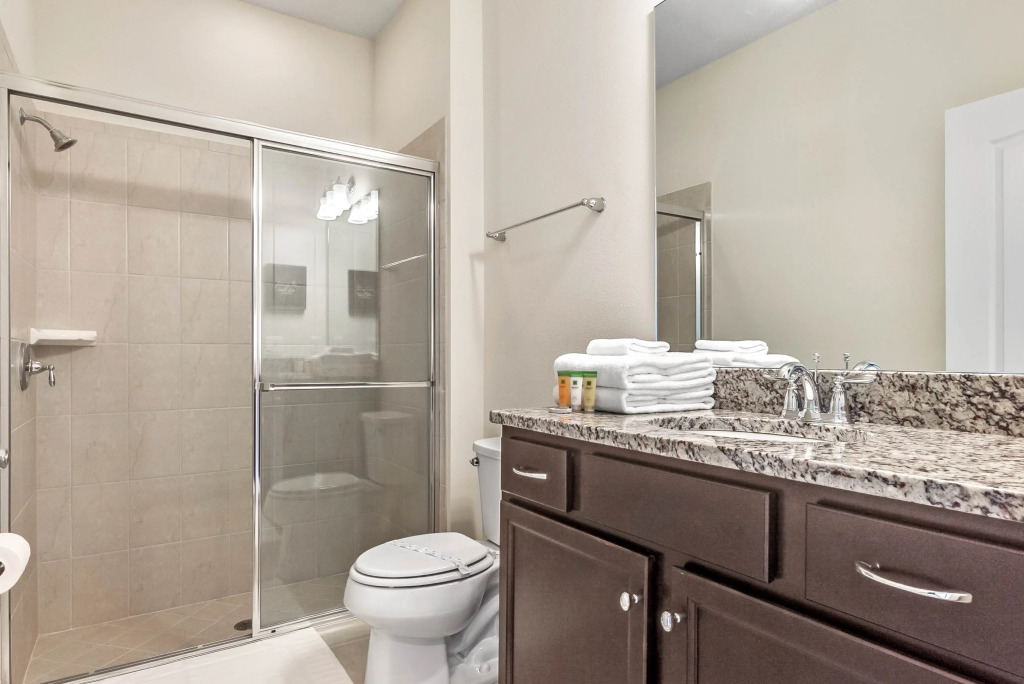5 Bd 45 Ba Windsor At Westside 8928 Sa