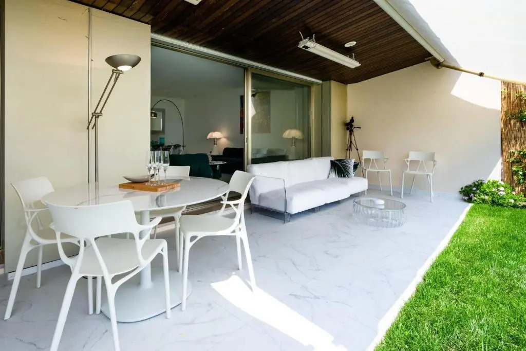 SERRENDY 100m APARTMENT TERRACE VIEW OF THE SEA SWIMMING POOL
