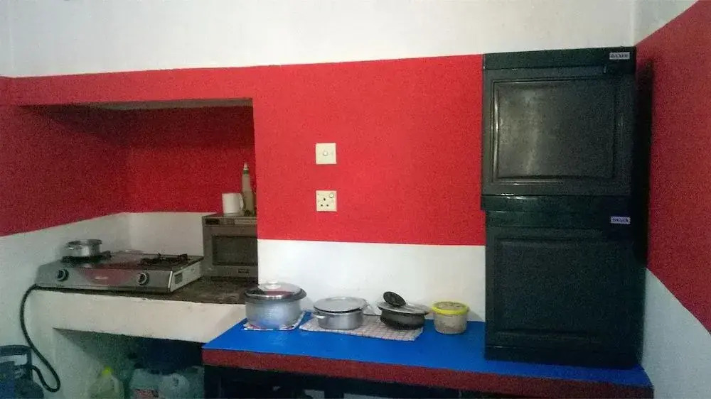 Hikka Train Hostel