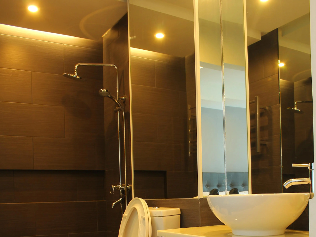 The Upperhouse Hotel Boutique Stay with City & River Views