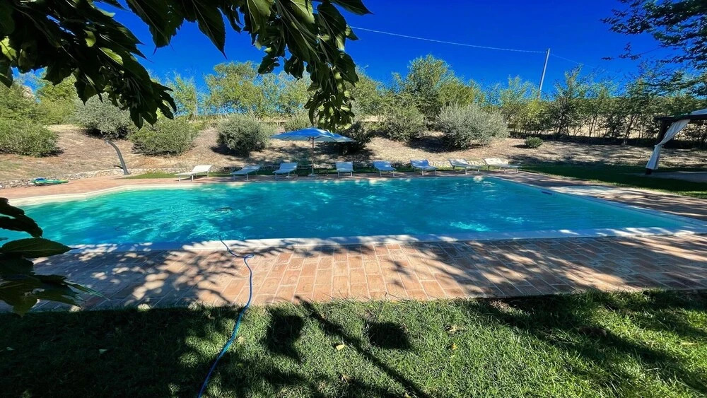 "slps 10 in 5 Bedrms + 5 Bathrms. Detached Villa With Play Area. Walk to Todi"
