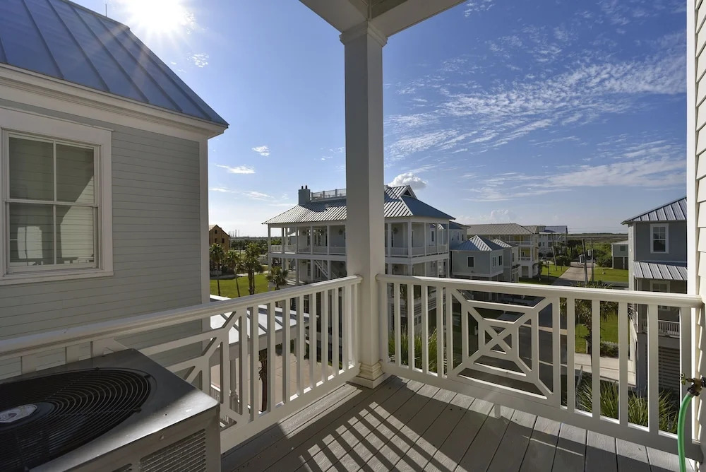 Seaside Euphoria - 4 Br Home