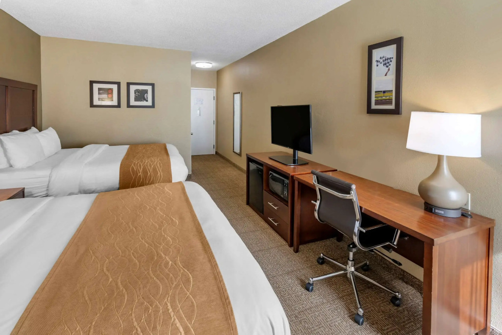 Comfort Inn & Suites Lincoln I-20
