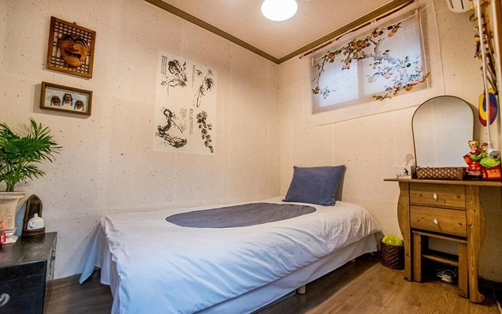 Jongno Punggyeong Hanok Stay