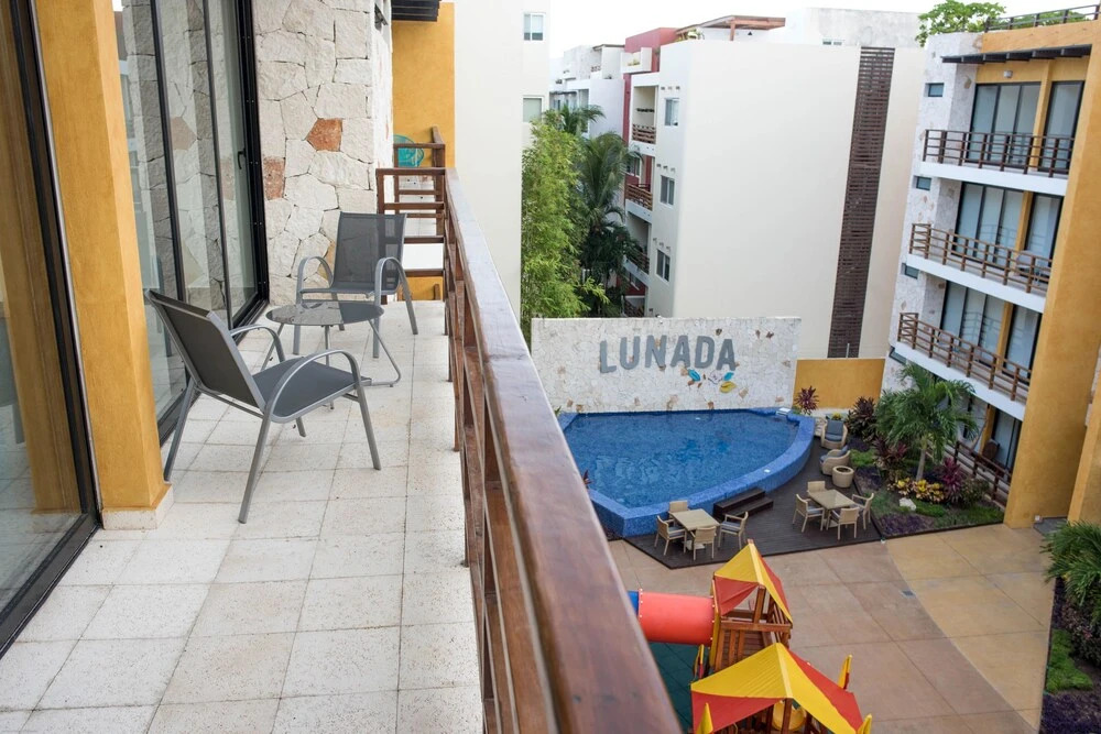 Lunada 407 PH by iMexico