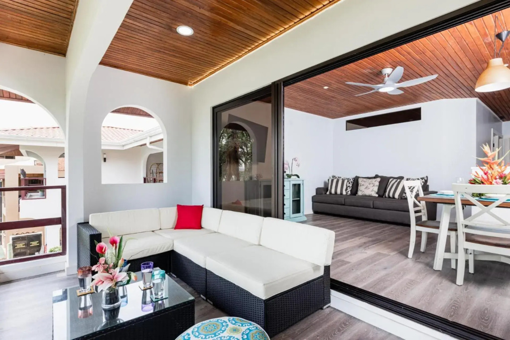 Flamingo Marina Cove 404- Oceanfront condo