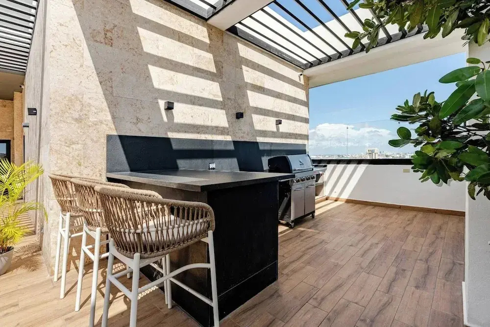 Luxurious Santo Domingo Apartment in Heart of the City, Wifi, Pool, Parking Free
