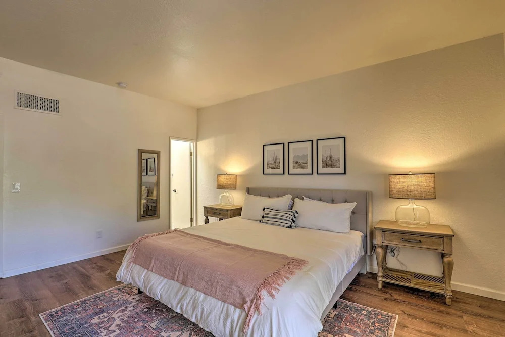 Tucson Foothills Oasis Near Hiking Trails!