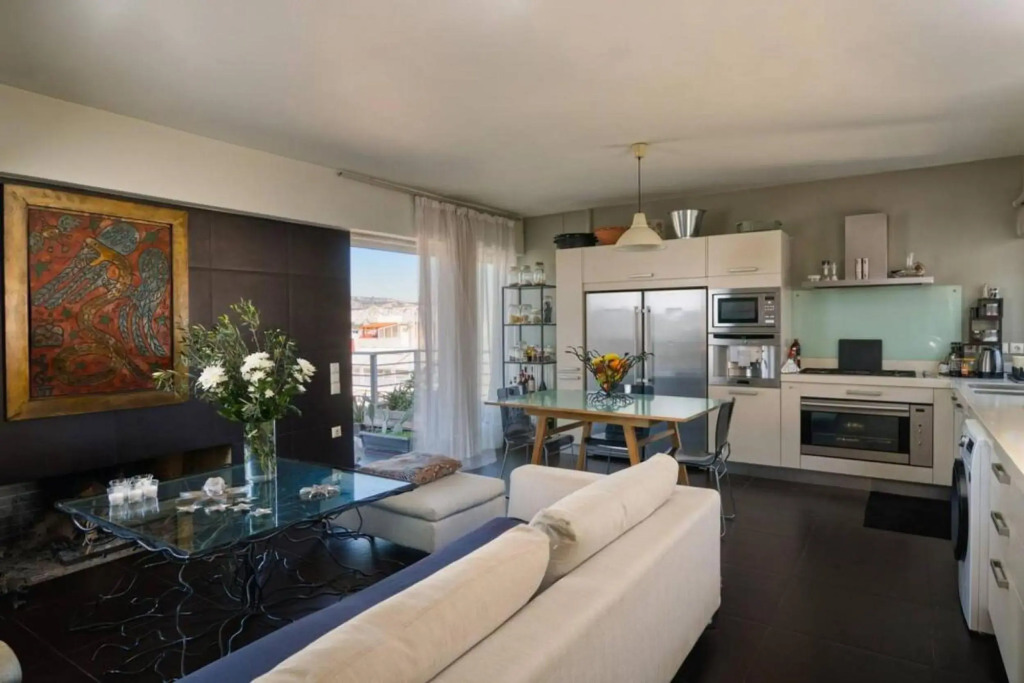 Pristine penthouse with Parthenon view by the pool